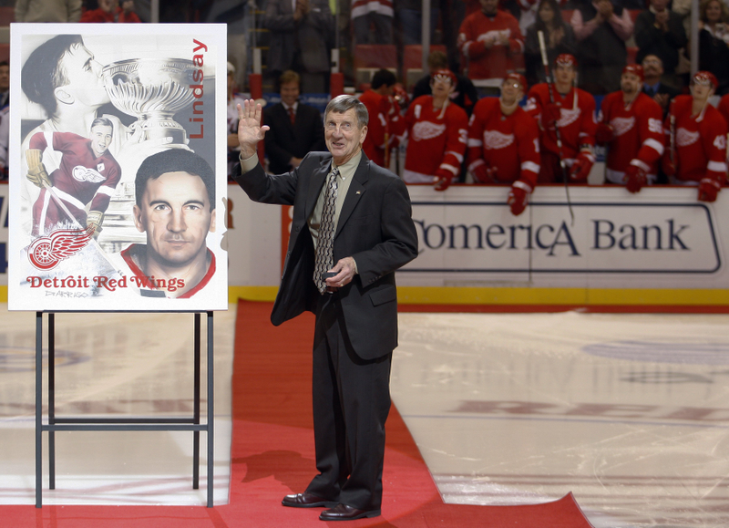 Lindsay was honored by the Red Wings before a 2008 game.